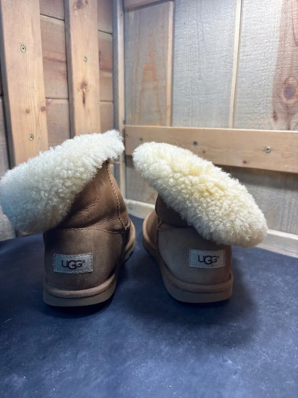 UGG Girls 1017400K Classic Boots Size US 4 UK 3 EU 34 Brown Suede Shearling